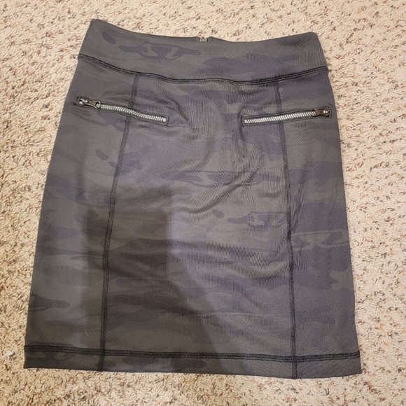 LULULEMON BUNDLE ROCKET,  2 SKIRTS - Picture 4 of 10
